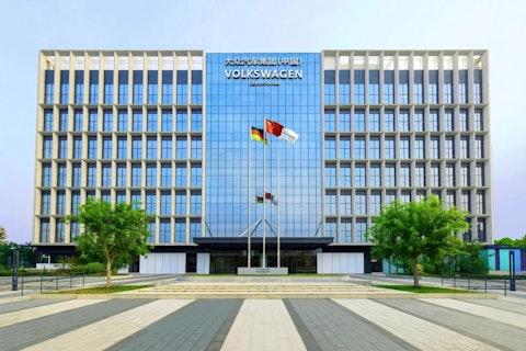 SGS为大众中国颁发ISO/SAE 21434汽车网络安全管理体系认证证书