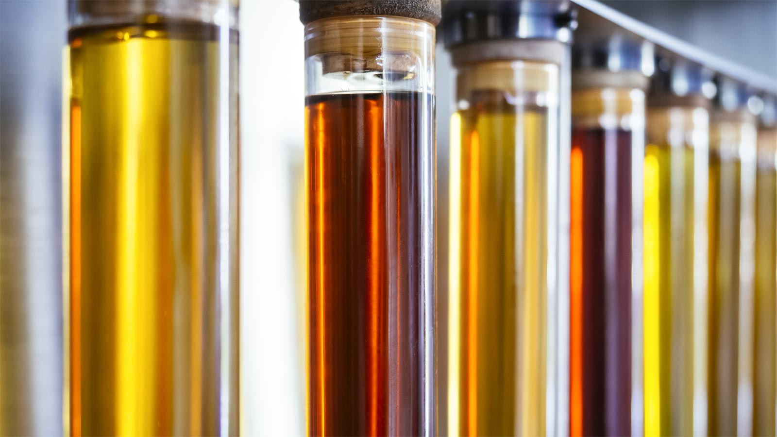石油製品および化学薬品のラボ試験