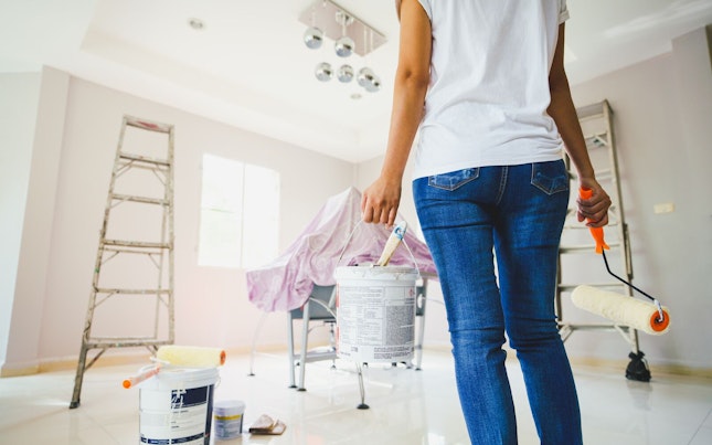 一对开心的年轻人